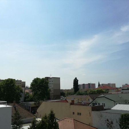 Appartamento Ambiente Dunajská Streda Esterno foto