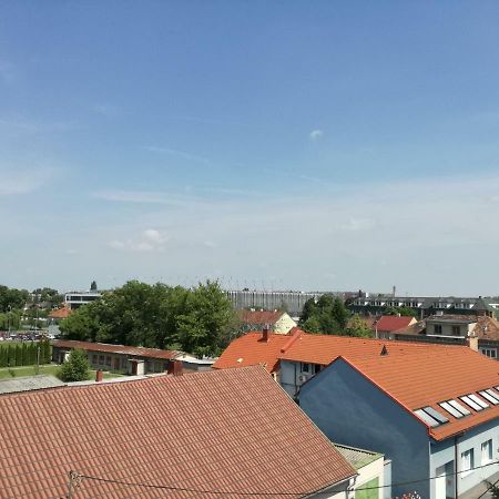 Appartamento Ambiente Dunajská Streda Esterno foto