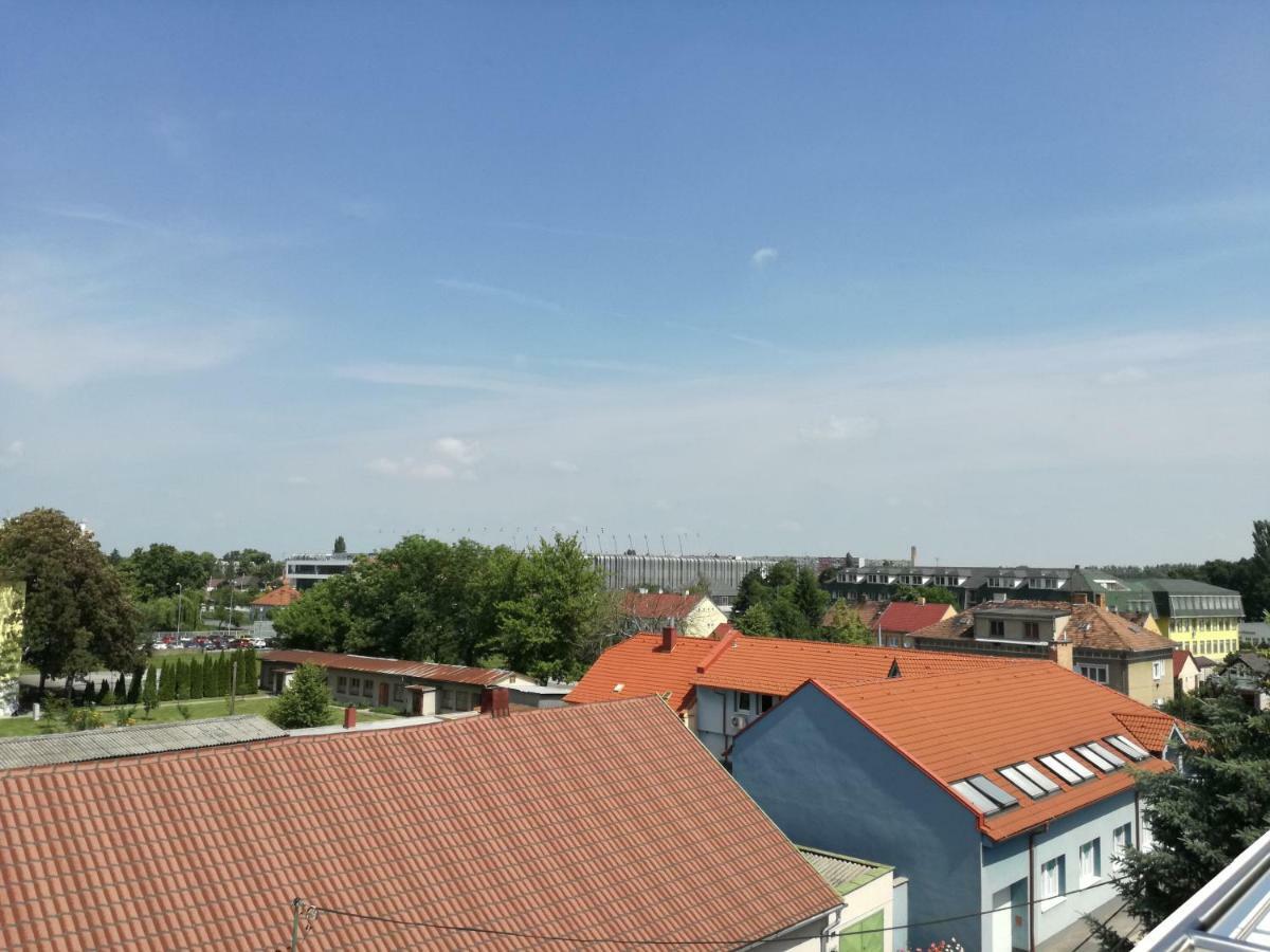 Appartamento Ambiente Dunajská Streda Esterno foto